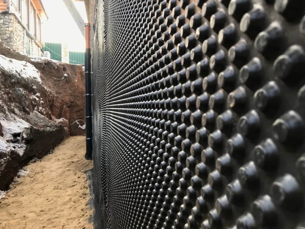 Jak wykonać izolację poziomą w istniejącym budynku bez problemów