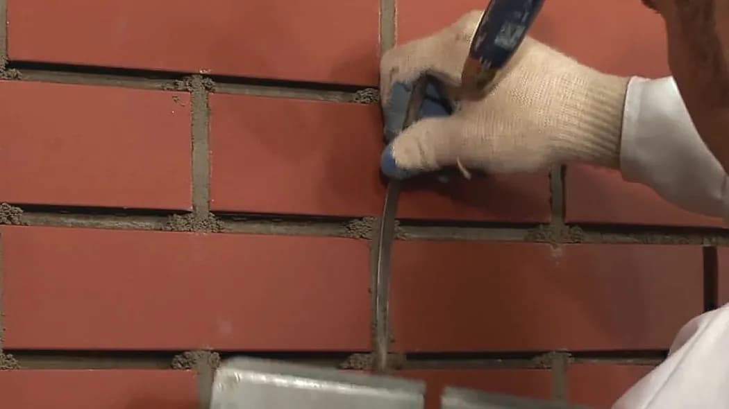 Ile kosztuje położenie płytek klinkierowych na elewacji? Sprawdź koszty