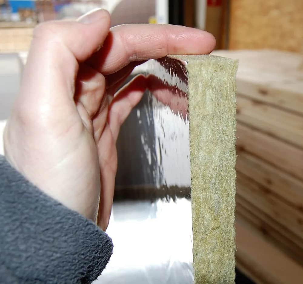 Jaka wełna do izolacji sauny? Odkryj najlepsze materiały izolacyjne