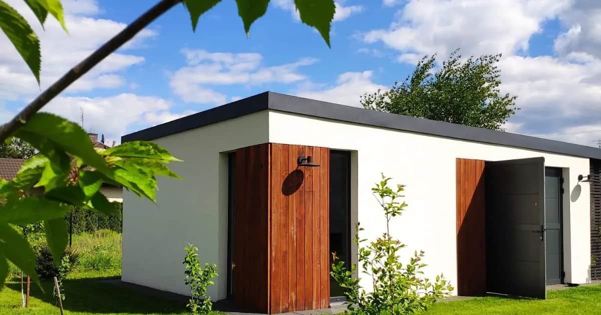 Ile kosztuje budowa budynku gospodarczego? Poznaj ukryte wydatki