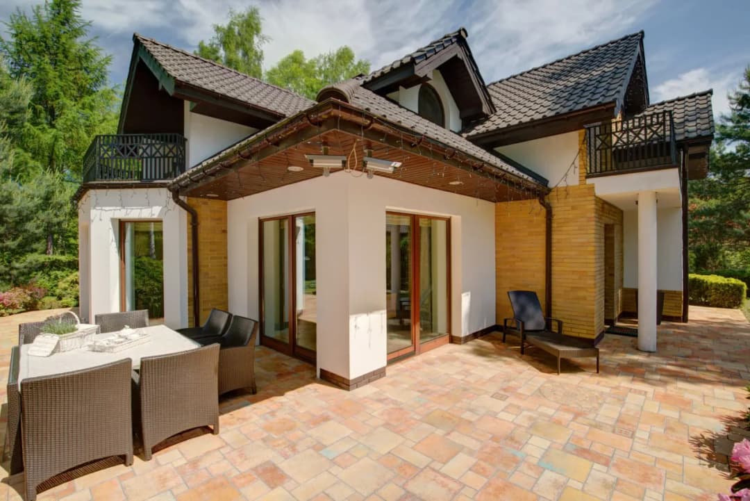 Ile kosztuje elewacja budynku? Sprawdź ceny i czynniki wpływające na koszty