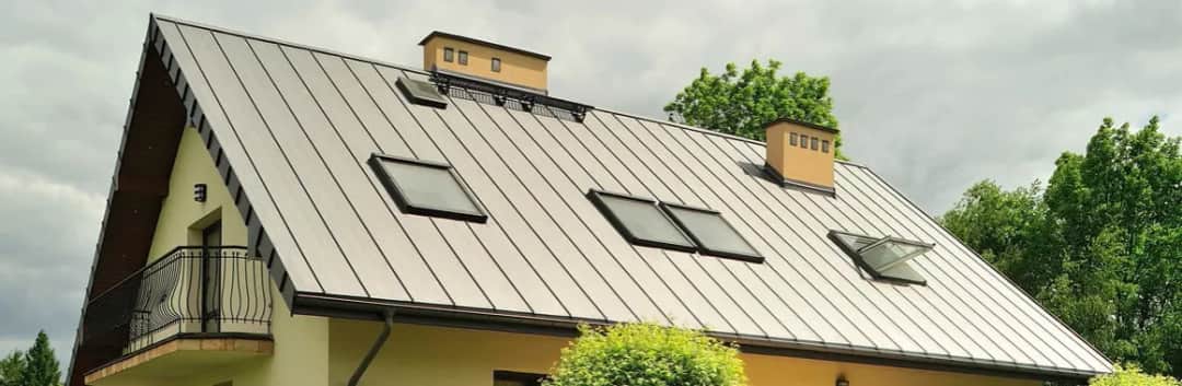 Jaki spadek dachu jednospadowego? Oto najważniejsze zasady i wskazówki