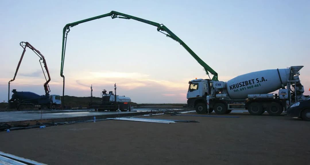 Ile kosztuje beton na fundamenty? Ceny, klasy i ukryte koszty