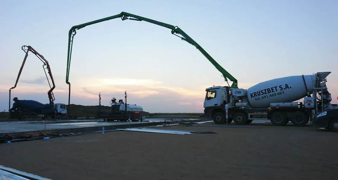 Ile kosztuje beton na fundamenty? Ceny, klasy i ukryte koszty