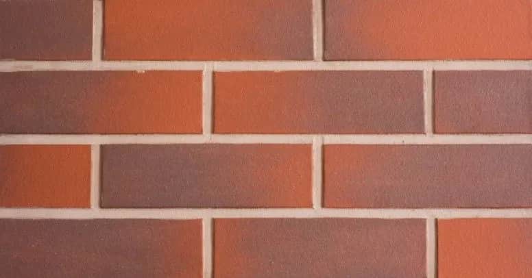 Jak kłaść płytki klinkierowe na elewacji, aby uniknąć błędów?